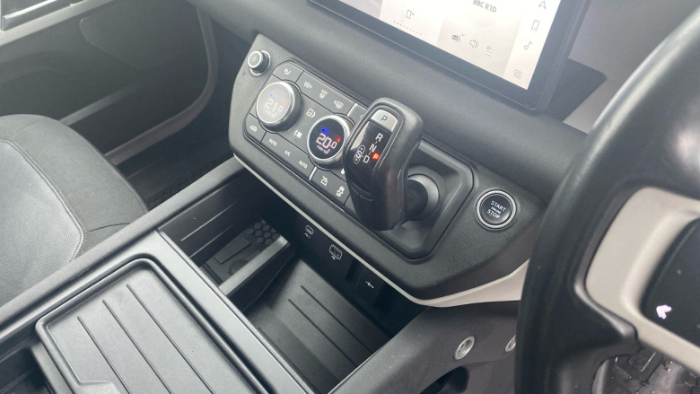 Land Rover Defender 2.0 P300 SE 110 5dr Auto Petrol Estate